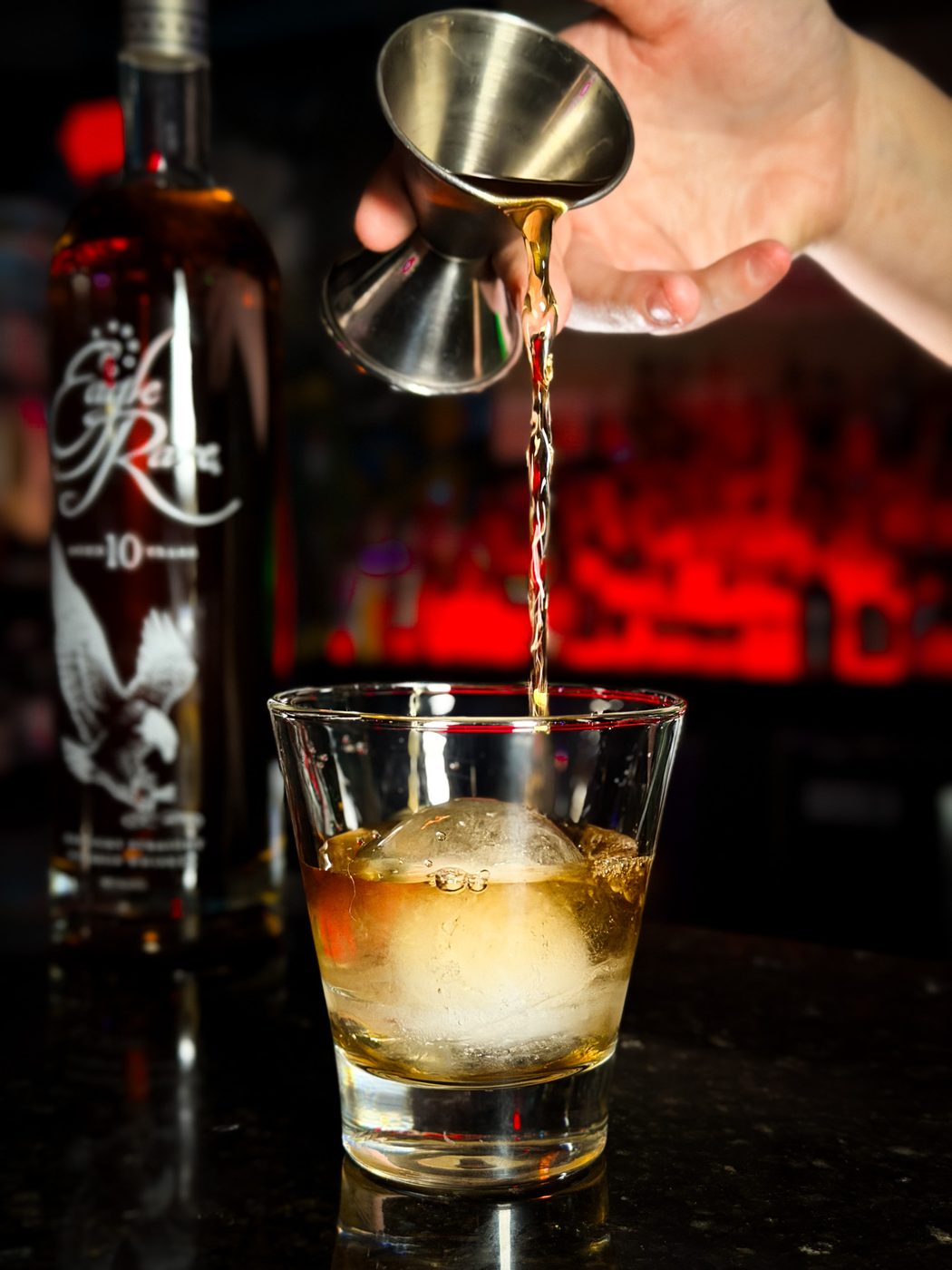 Preparando Old Fashioned